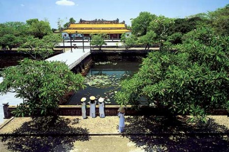 Tour Du Lịch Sài Gòn - Miền Trung - Miền Bắc ( Núi Yên Tử) 10 Ngày 9 Đêm